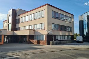 Pronájem komerčního objektu Kanceláře, 68 m²